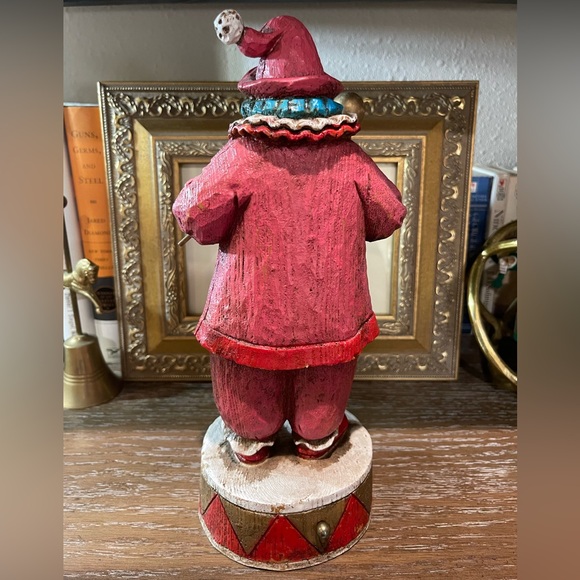 Creepy Clown with music box. Perfect for Halloween! Approx 11”x 4.5” - Picture 13 of 15